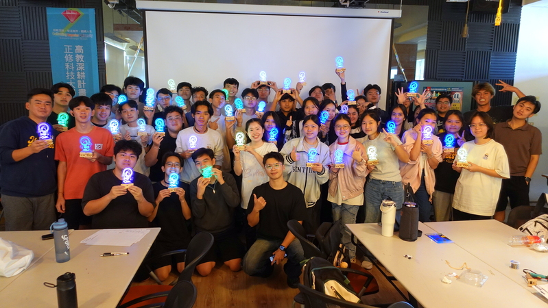 20251124【正修創客基地×工學院】雷射切割應用體驗工作坊-馬到成功小夜燈圖片(另開新視窗)